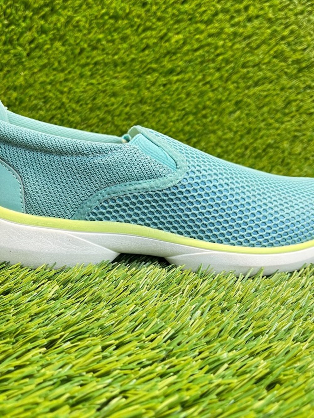 Vionic Vortex Zeta Active Womens Size 8.5D Blue White Walking Shoes Sneakers